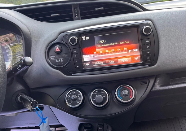 Toyota Yaris cena 39700 przebieg: 153000, rok produkcji 2015 z Dobrzyń nad Wisłą małe 379